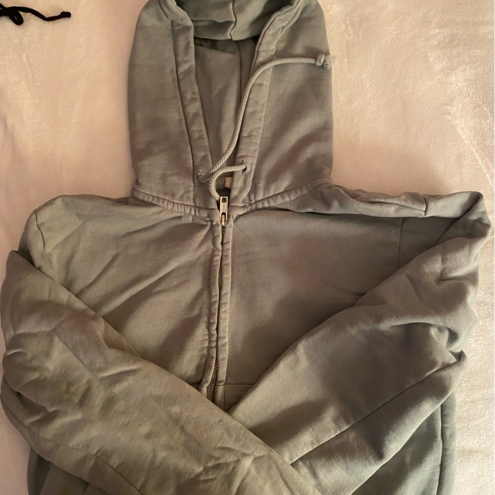 Women’s brandy Melville cropped sweatshirt